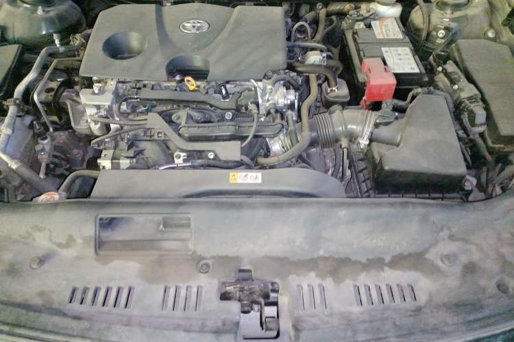 Used Toyota Avalon 2019 2.0L Luxury Edition China VI Standard Engine Bay