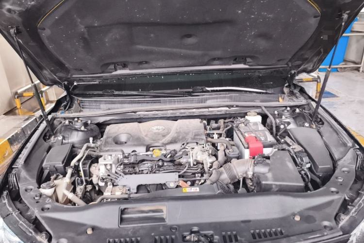 Used Toyota Avalon 2019 2.5L Ambition Version China VI Standard Engine Bay