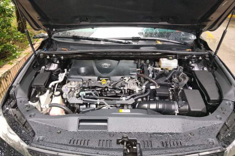 Used Toyota Avalon 2019 Dual-Engine 2.5L Luxury Edition China VI Standard Engine Bay