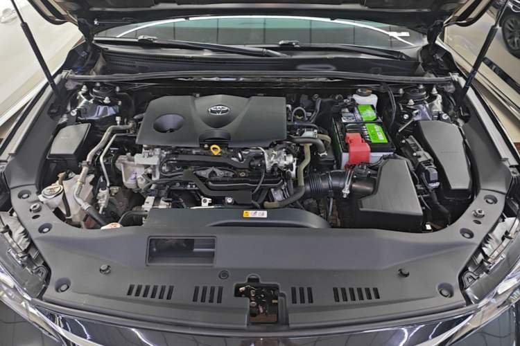 Used Toyota Avalon 2019 2.0L Luxury Edition China VI Standard Engine Bay