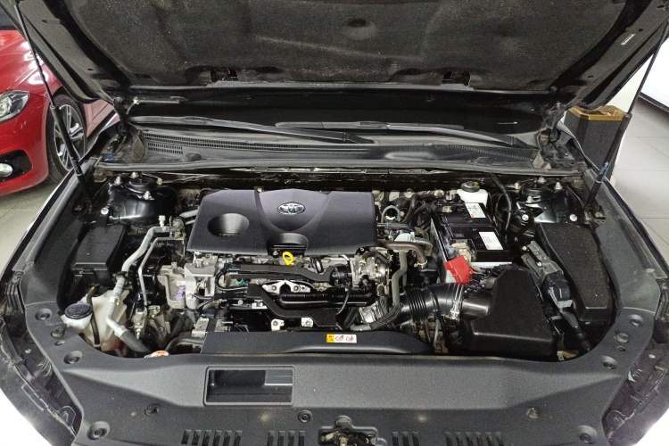 Used Toyota Avalon 2019 2.0L Luxury Edition China VI Standard Engine Bay