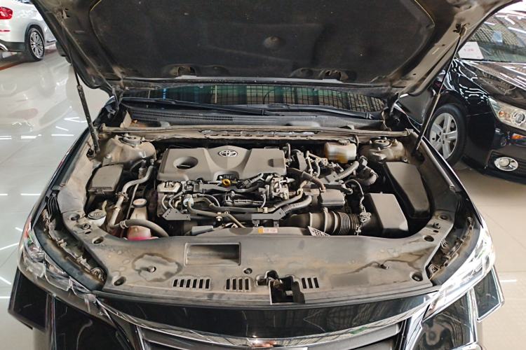 Used Toyota Avalon 2019 Dual-Engine 2.5L Luxury Edition China VI Standard Engine Bay