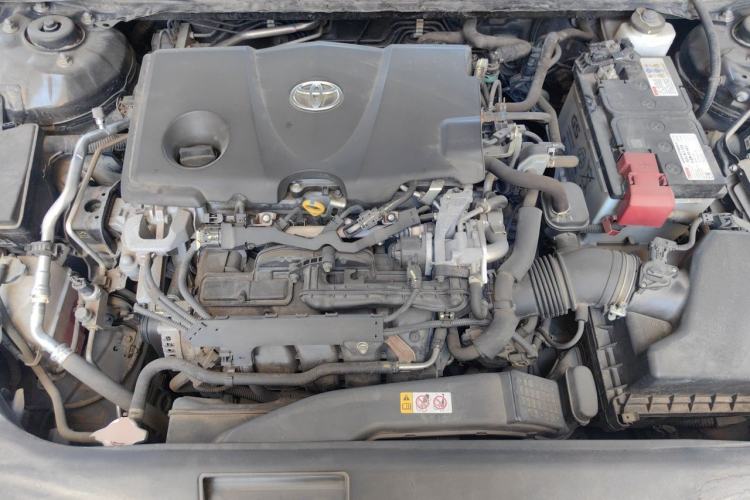 Used Toyota Avalon 2019 2.5L Touring Premium Version China VI Standard Engine Bay