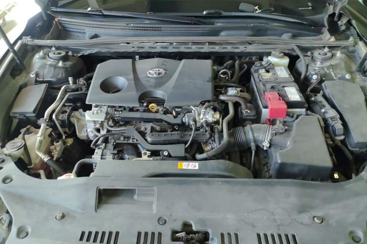 Used Toyota Avalon 2019 2.0L Luxury Edition China VI Standard Engine Bay