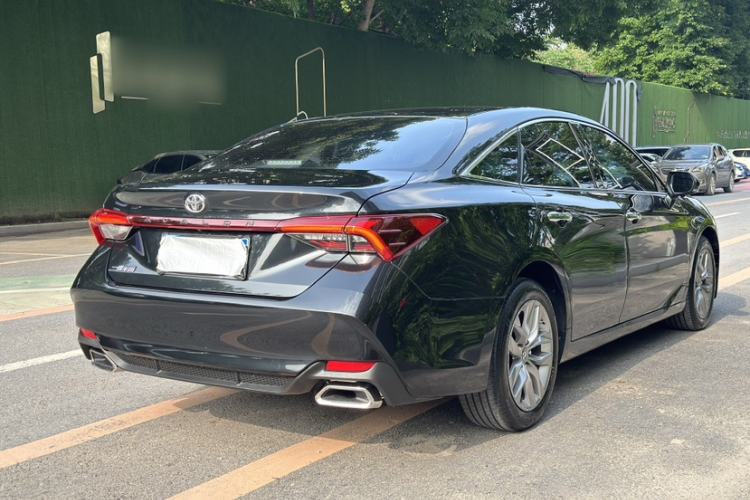 Used Toyota Avalon 2019 2.0L Luxury Edition China VI Standard Exterior 1