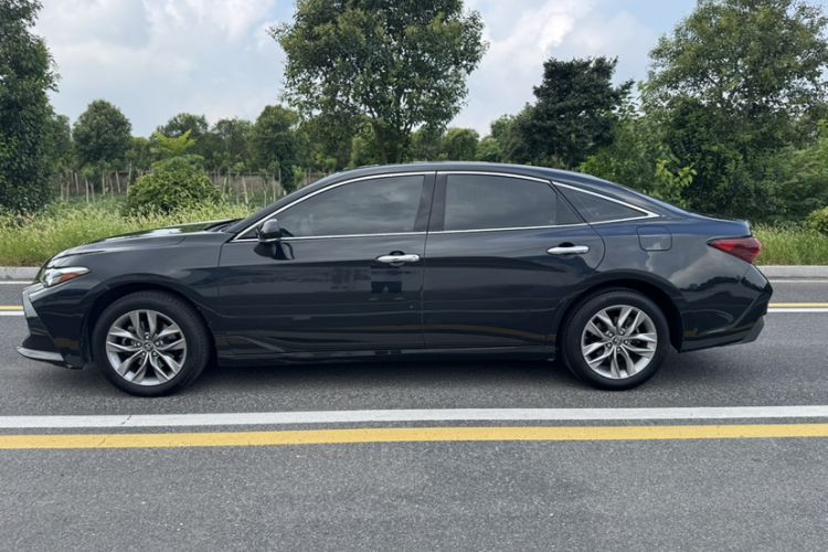 Used Toyota Avalon 2019 2.0L Luxury Edition China VI Standard Exterior 1