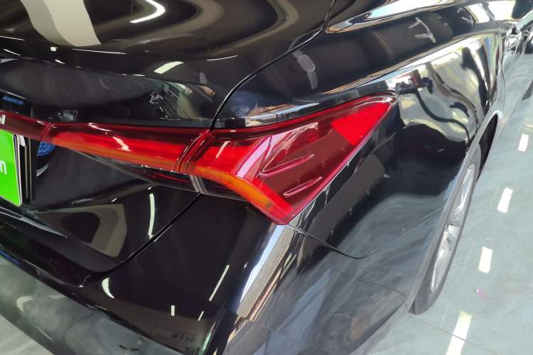 Used Toyota Avalon 2019 2.0L Luxury Edition China VI Standard Exterior 1