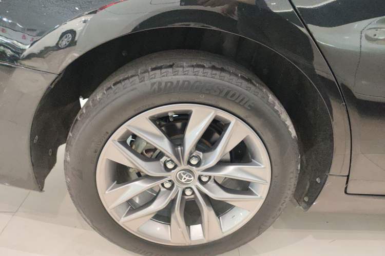 Used Toyota Avalon 2019 Dual-Engine 2.5L Luxury Edition China VI Standard Exterior 2