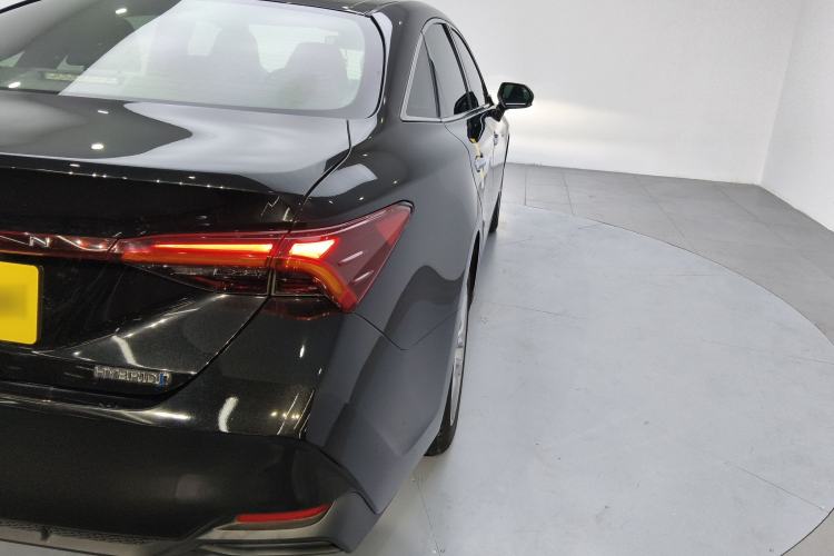 Used Toyota Avalon 2019 Dual-Engine 2.5L Luxury Edition China VI Standard Exterior 3