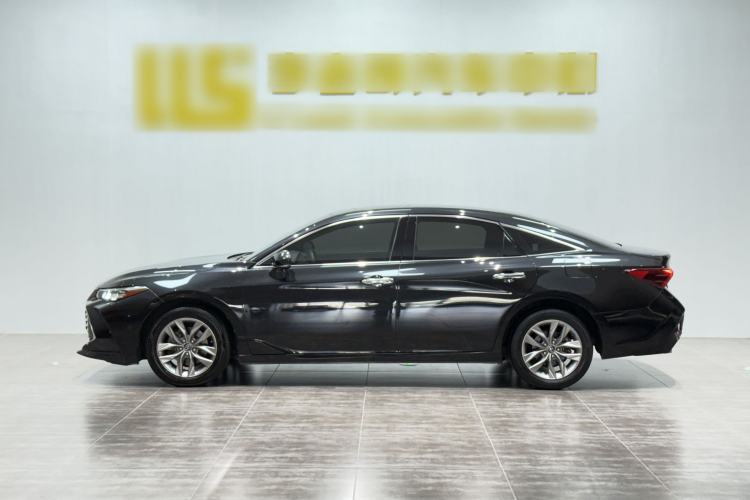 Used Toyota Avalon 2019 2.0L Luxury Edition China VI Standard Exterior 3