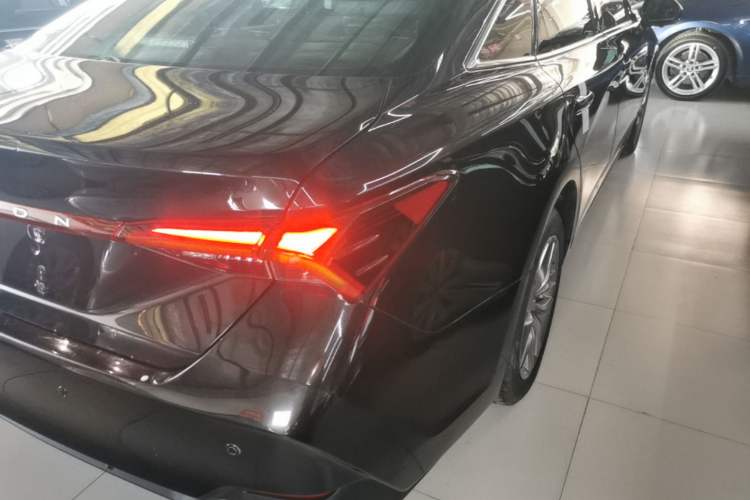 Used Toyota Avalon 2019 2.0L Ambition Edition China VI Exterior 3