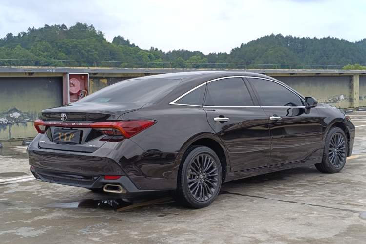 Used Toyota Avalon 2019 2.0L XLE Premium Edition China VI Exterior 3