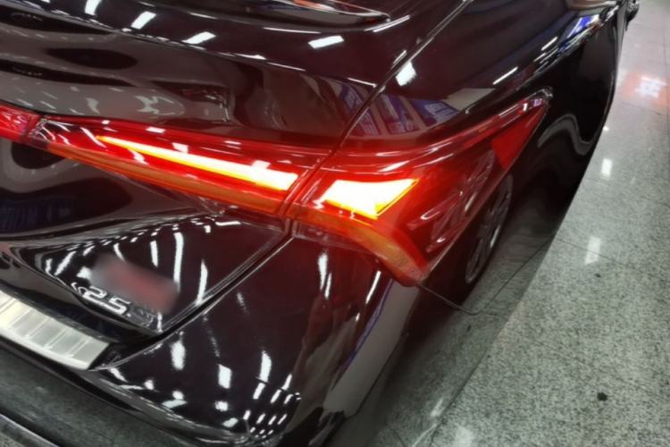 Used Toyota Avalon 2019 2.5L Ambition Version China VI Standard Exterior 3