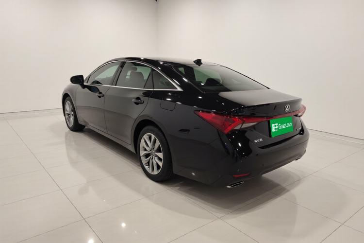 Used Toyota Avalon 2019 2.0L Luxury Edition China VI Standard Exterior 3