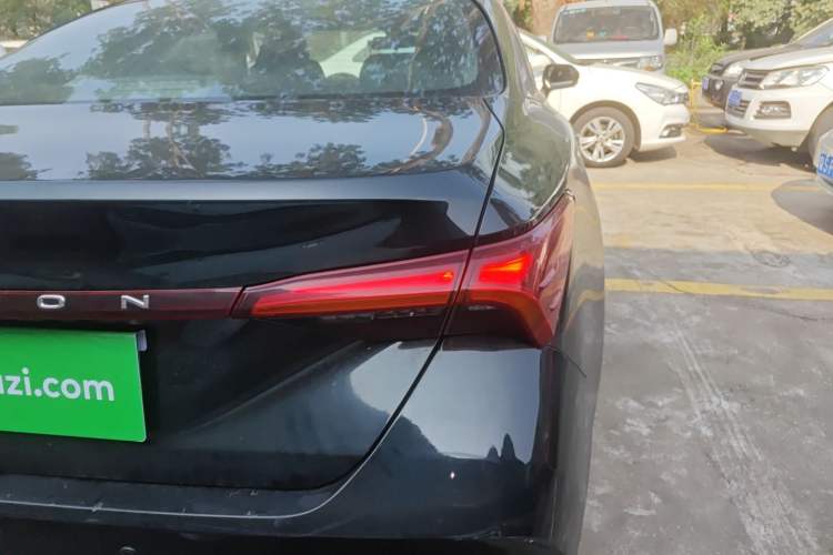 Used Toyota Avalon 2019 2.0L Ambition Edition China VI Exterior 3