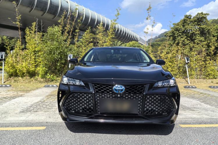 Used Toyota Avalon 2019 Dual-Engine 2.5L Luxury Edition China VI Standard Exterior 3