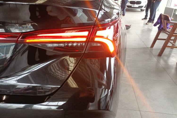 Used Toyota Avalon 2019 2.0L Ambition Edition China VI Exterior 3