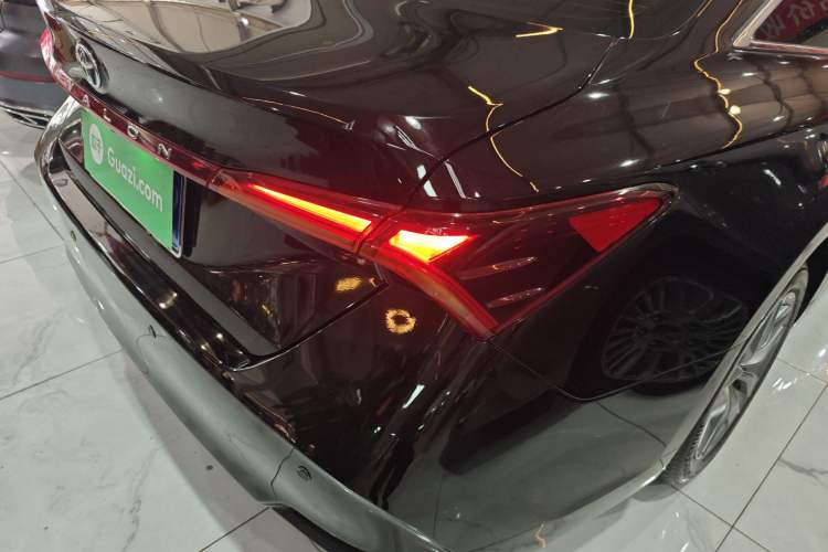 Used Toyota Avalon 2019 Dual-Engine 2.5L Luxury Edition China VI Standard Exterior 3