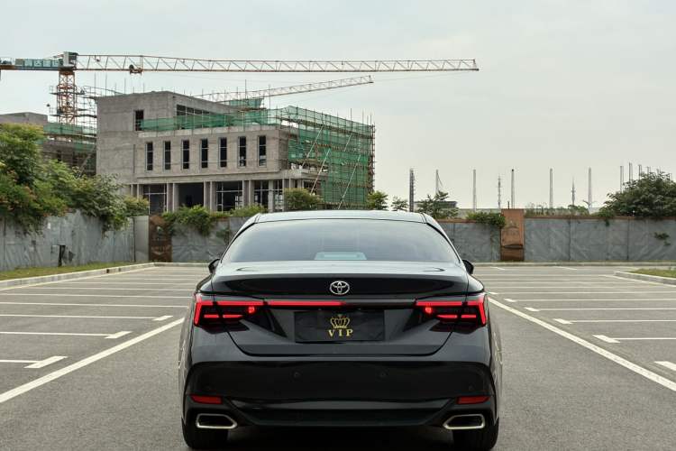 Used Toyota Avalon 2019 2.0L Luxury Edition China VI Standard Exterior 3