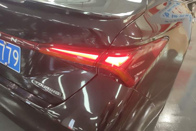 Used Toyota Avalon 2019 2.5L Touring Premium Version China VI Standard Exterior 3