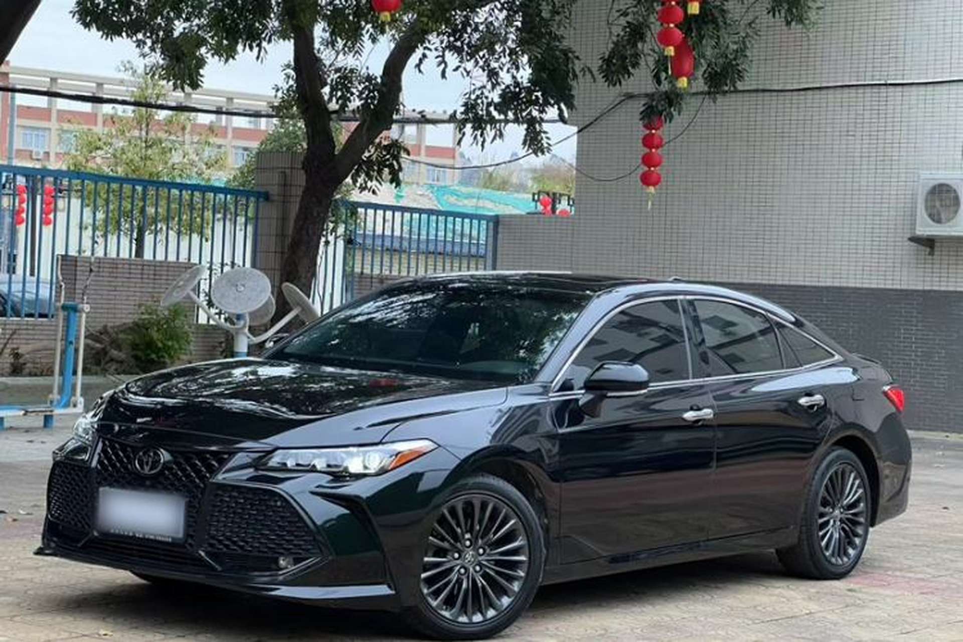 Used Toyota Avalon 2019 2.0L XLE Premium Edition China VI Exterior 4