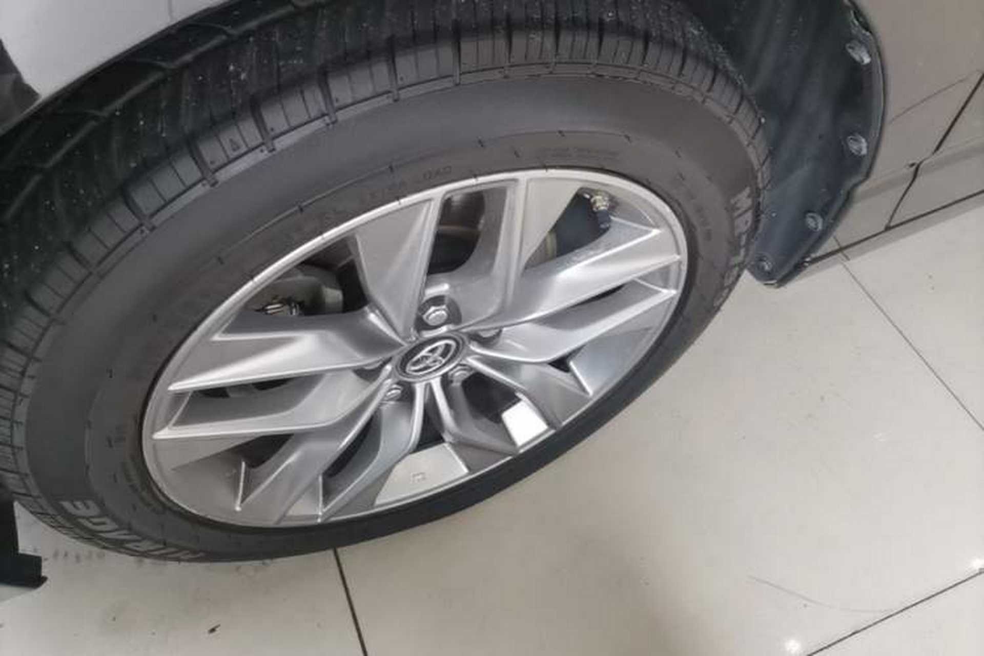 Used Toyota Avalon 2019 2.0L Ambition Edition China VI Exterior 4