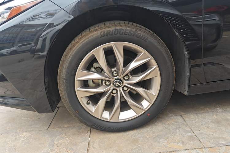 Used Toyota Avalon 2019 2.0L Luxury Edition China VI Standard Exterior 4
