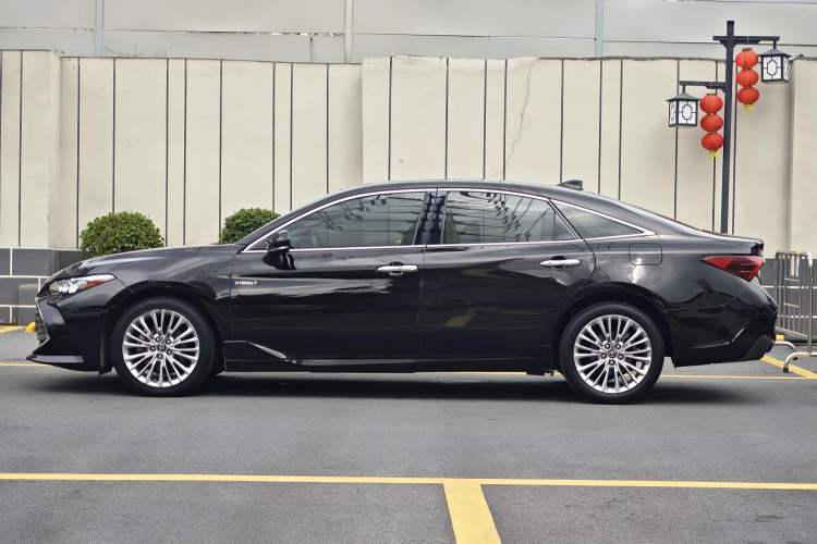 Used Toyota Avalon 2019 Dual-Engine 2.5L XLE Prestige Version China VI Standard Exterior 4