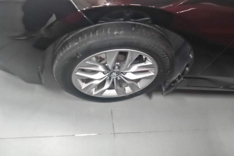Used Toyota Avalon 2019 Dual-Engine 2.5L Luxury Edition China VI Standard Exterior 4
