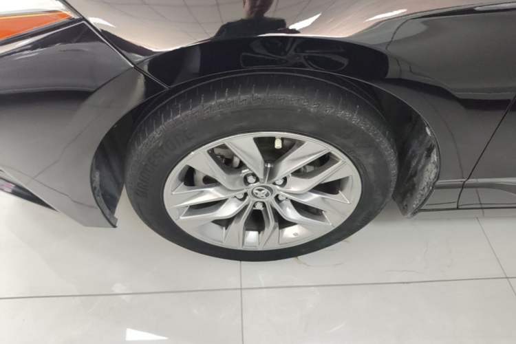 Used Toyota Avalon 2019 Dual-Engine 2.5L Luxury Edition China VI Standard Exterior 4