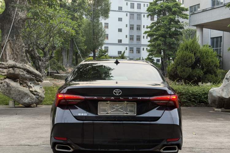 Used Toyota Avalon 2019 2.0L Luxury Edition China VI Standard Exterior 4