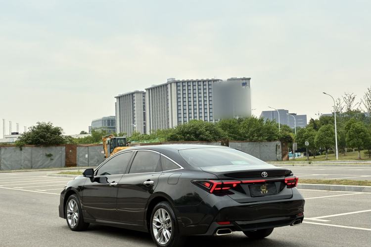 Used Toyota Avalon 2019 2.0L Luxury Edition China VI Standard Exterior 4
