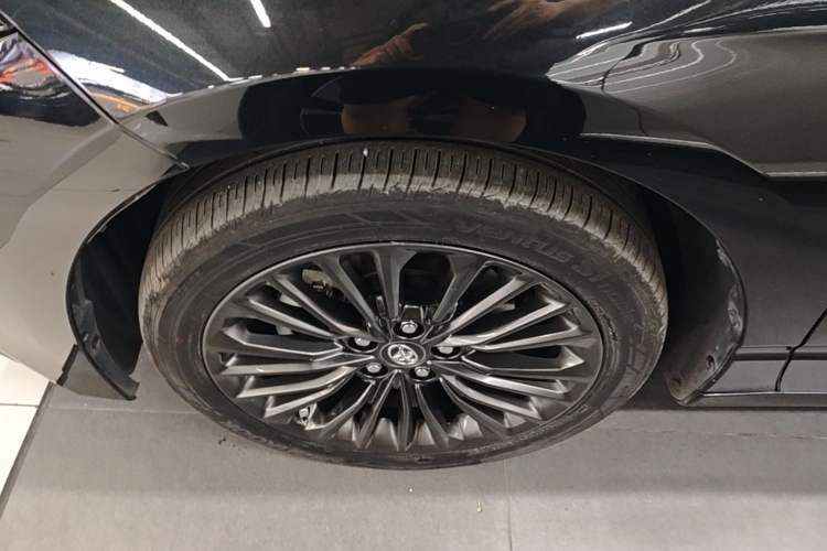 Used Toyota Avalon 2019 2.0L XLE Premium Edition China VI Exterior 4