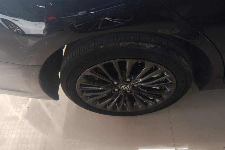 Used Toyota Avalon 2019 2.0L XLE Premium Edition China VI Exterior 4