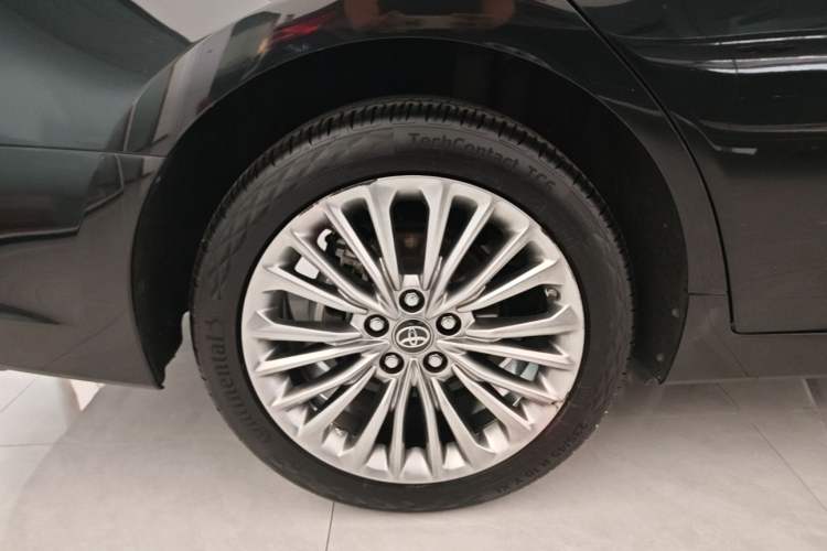 Used Toyota Avalon 2019 Dual-Engine 2.5L XLE Prestige Version China VI Standard Exterior 5