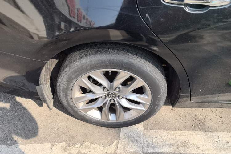 Used Toyota Avalon 2019 Dual-Engine 2.5L Luxury Edition China VI Standard Exterior 5