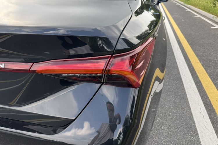 Used Toyota Avalon 2019 2.0L Luxury Edition China VI Standard Exterior 5