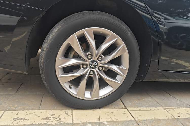 Used Toyota Avalon 2019 2.0L Luxury Edition China VI Standard Exterior 5