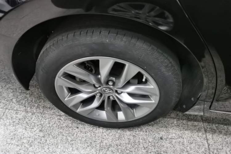 Used Toyota Avalon 2019 2.5L Ambition Version China VI Standard Exterior 5