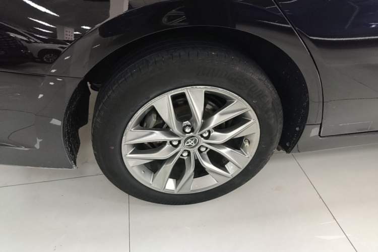 Used Toyota Avalon 2019 Dual-Engine 2.5L Luxury Edition China VI Standard Exterior 5