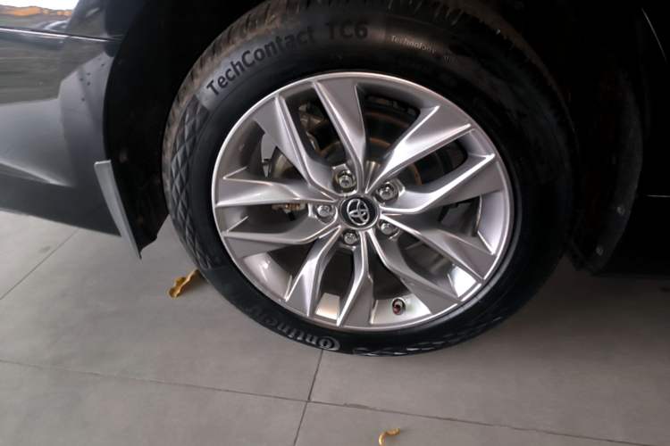 Used Toyota Avalon 2019 2.0L Luxury Edition China VI Standard Exterior 5