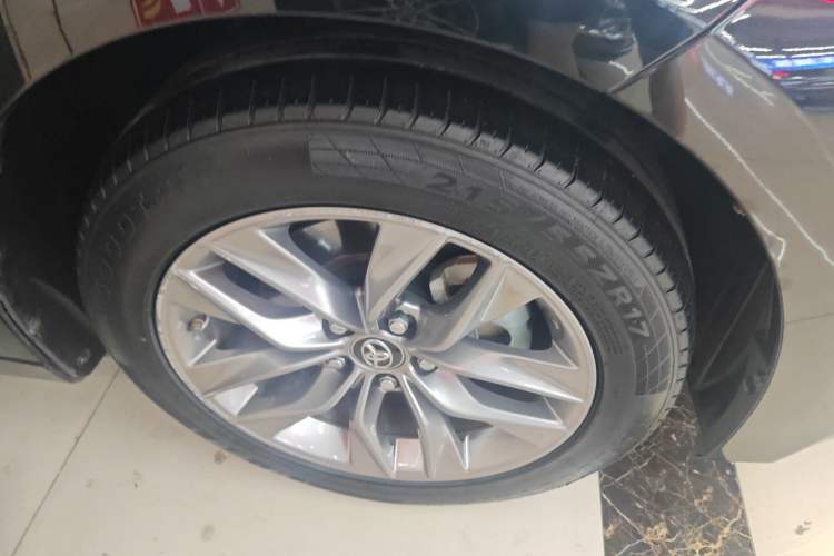 Used Toyota Avalon 2019 Dual-Engine 2.5L Luxury Edition China VI Standard Exterior 5