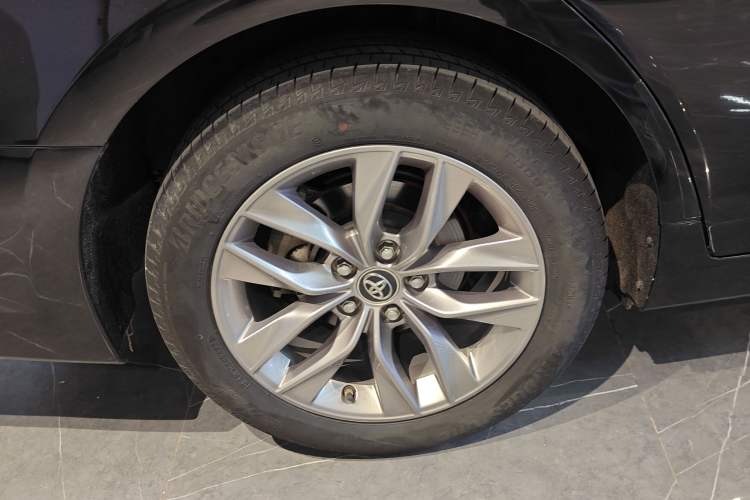 Used Toyota Avalon 2019 2.5L Ambition Version China VI Standard Exterior 5