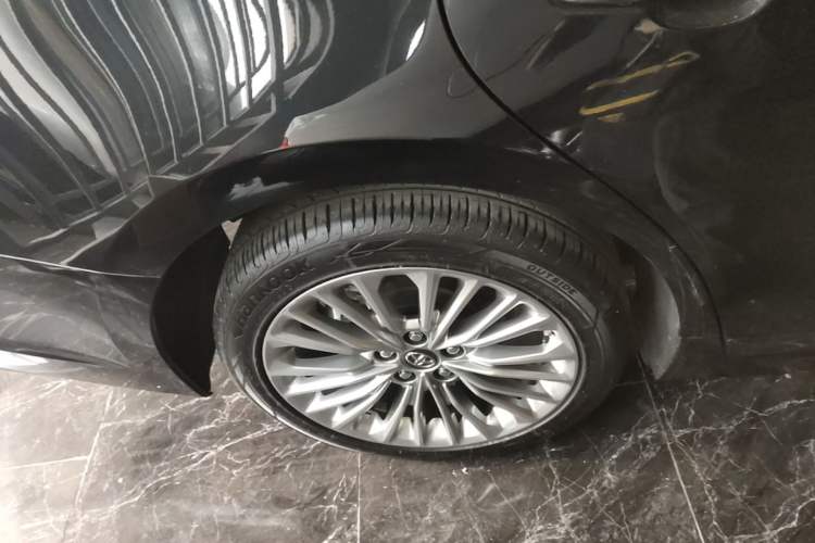 Used Toyota Avalon 2019 Dual-Engine 2.5L XLE Prestige Version China VI Standard Exterior 5