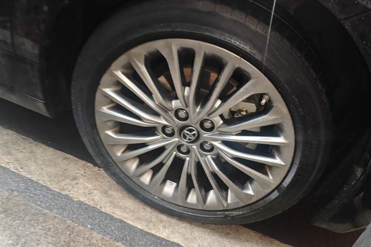 Used Toyota Avalon 2019 Dual-Engine 2.5L XLE Prestige Version China VI Standard Exterior 7