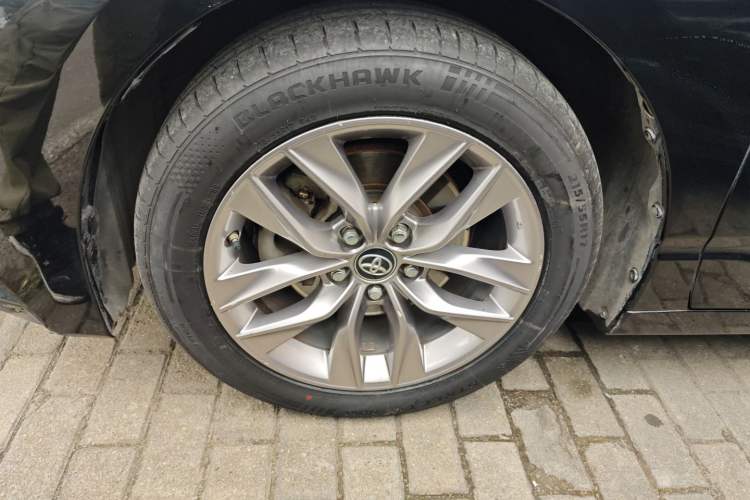 Used Toyota Avalon 2019 Dual-Engine 2.5L Luxury Edition China VI Standard Exterior 7