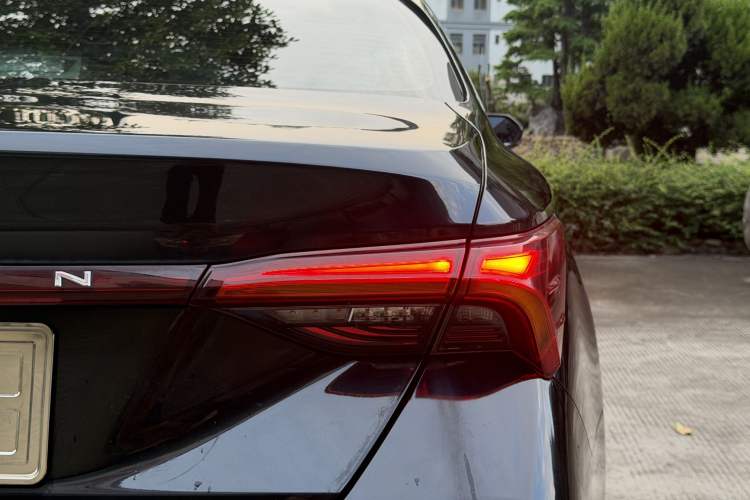 Used Toyota Avalon 2019 2.0L Luxury Edition China VI Standard Exterior 7