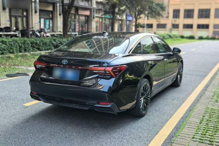 Used Toyota Avalon 2019 Dual-Engine 2.5L XLE Prestige Version China VI Standard Exterior 8