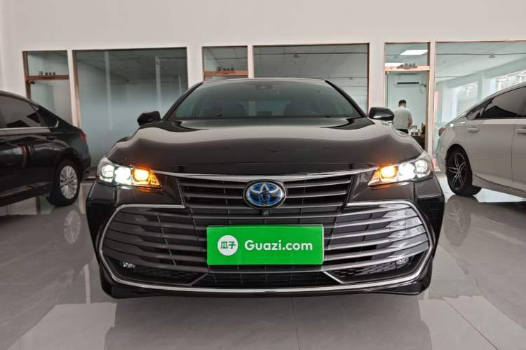 Used Toyota Avalon 2019 Dual-Engine 2.5L XLE Prestige Version China VI Standard Front