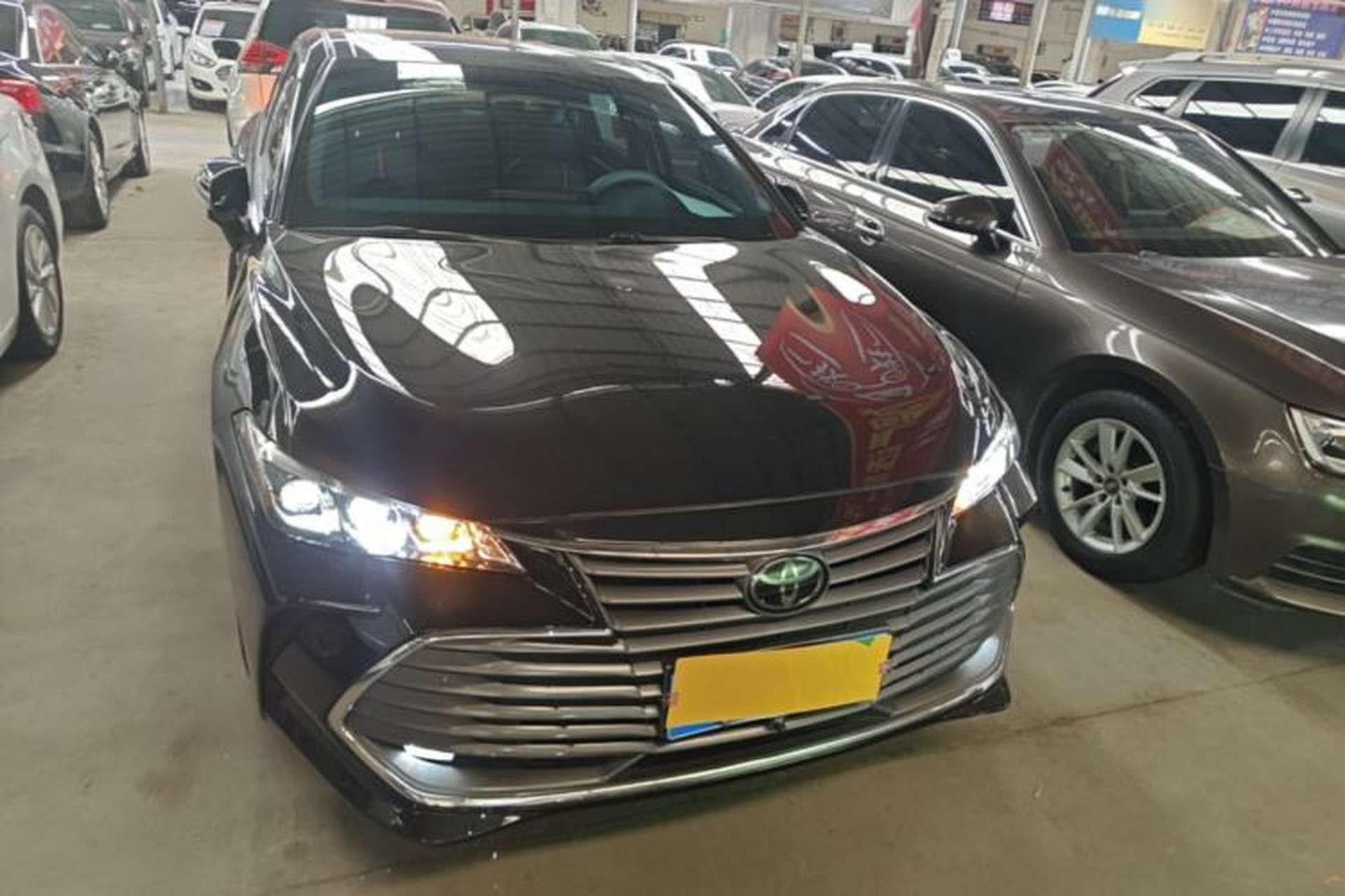 Used Toyota Avalon 2019 2.0L Ambition Edition China VI Front